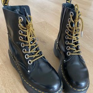 Platform Doc Martens